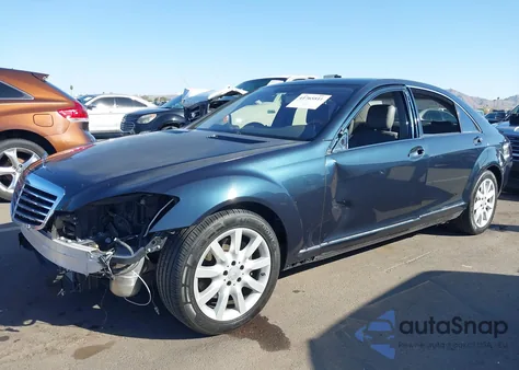 2007 Mercedes-Benz S 550 z USA, uszkodzony, nr VIN WDDNG71X57A102684